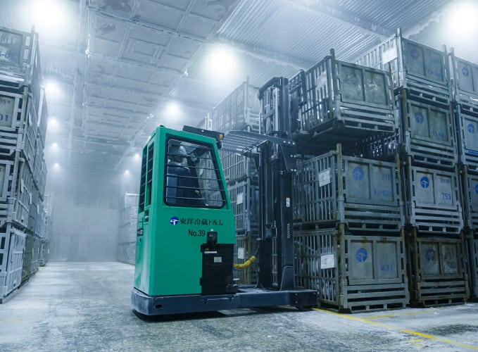 清水港や興津港に届けられた鮪を、-40℃以下の冷凍庫に保管・管理する部門。